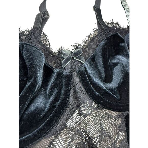 Victoria’s Secret Women’s Medium Black Velvet Very Sexy Wicked Teddy Lingerie - Picture 5 of 11